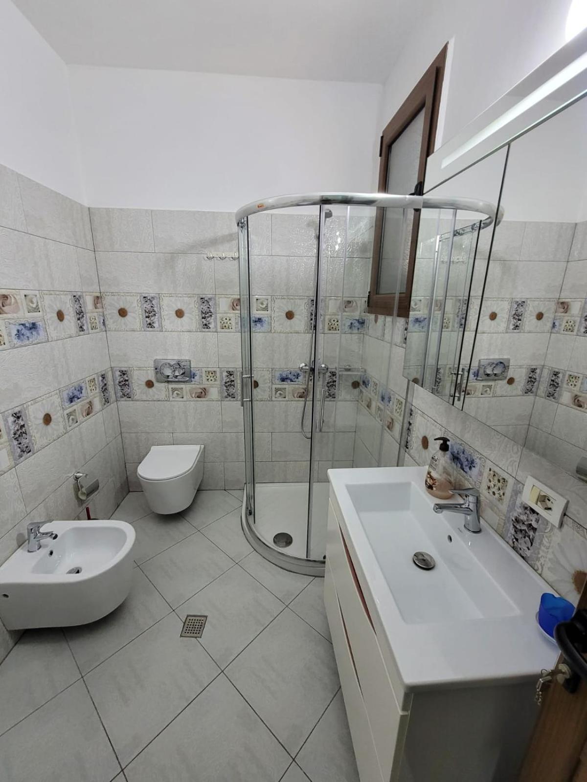 Private Room On A Shared Apartament Near Durres Beach Экстерьер фото
