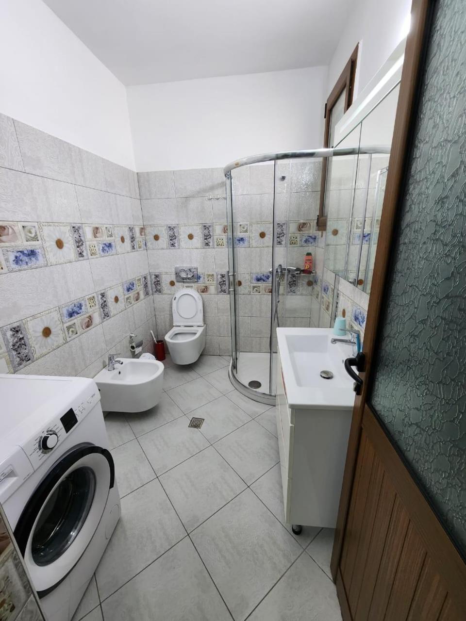 Private Room On A Shared Apartament Near Durres Beach Экстерьер фото