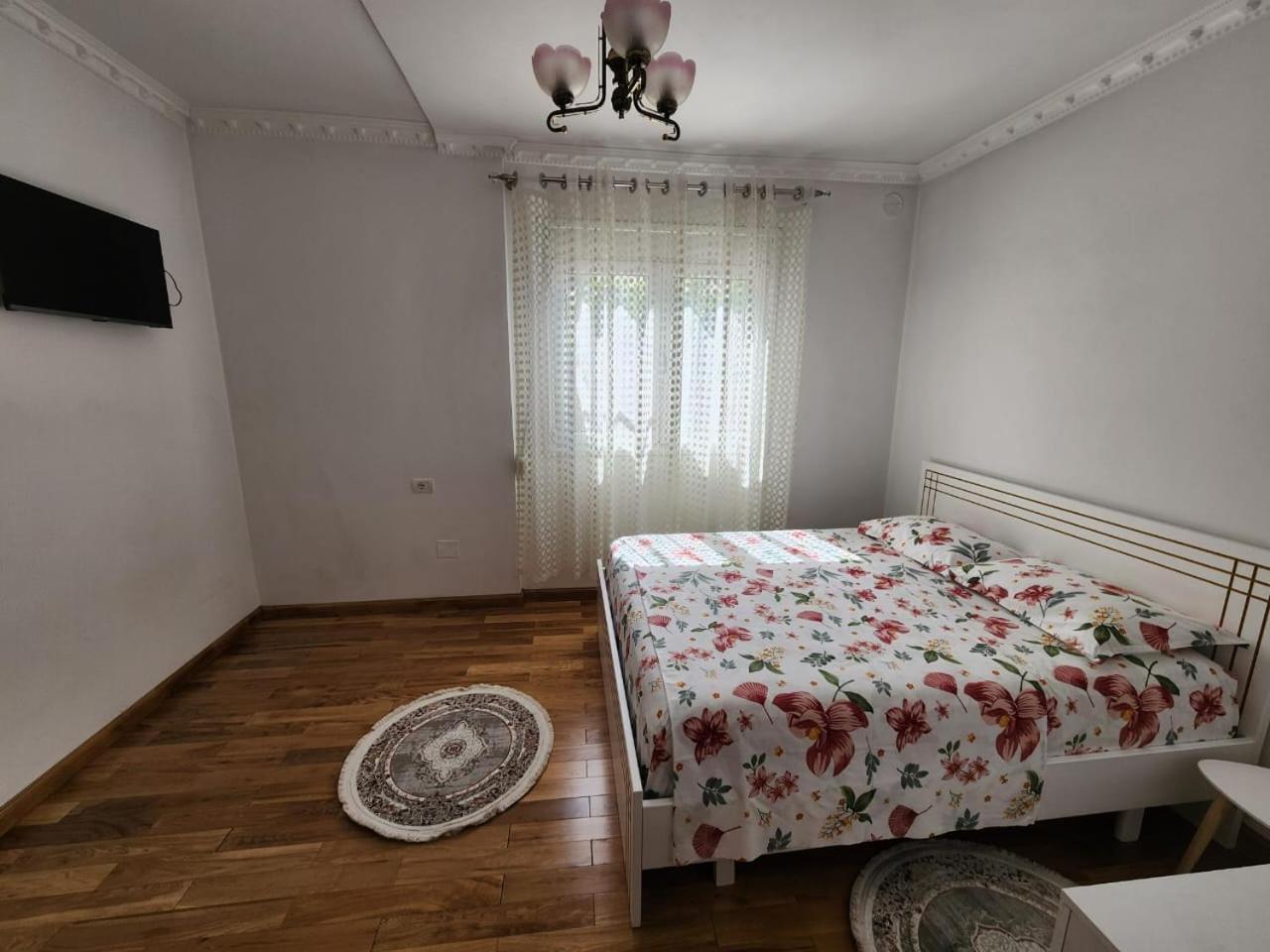 Private Room On A Shared Apartament Near Durres Beach Экстерьер фото